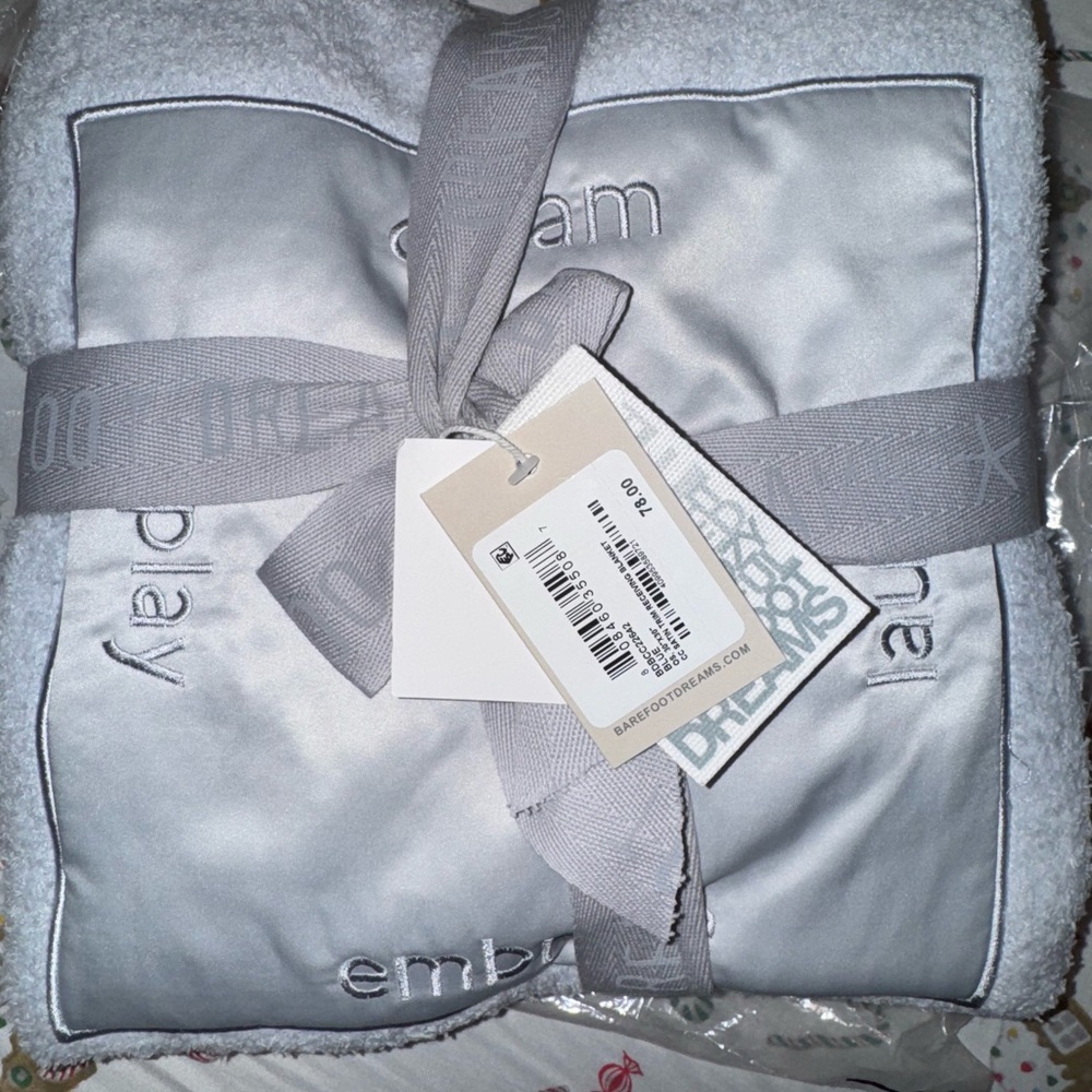 Barefoot Dreams CozyChic® Satin Trim Receiving Blanket - Picture 3 of 3